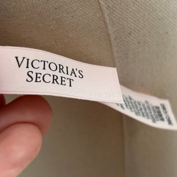 Victoria's Secret Wireless Body by Victoria Bra, 36C, periwinkle - Picture 3 of 4